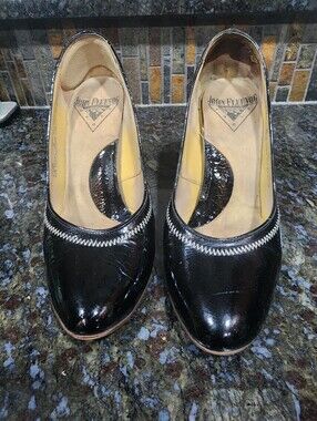 John Fluevog Black Patent Leather Zigzag Trim Pumps Block Heel Sz 7.5